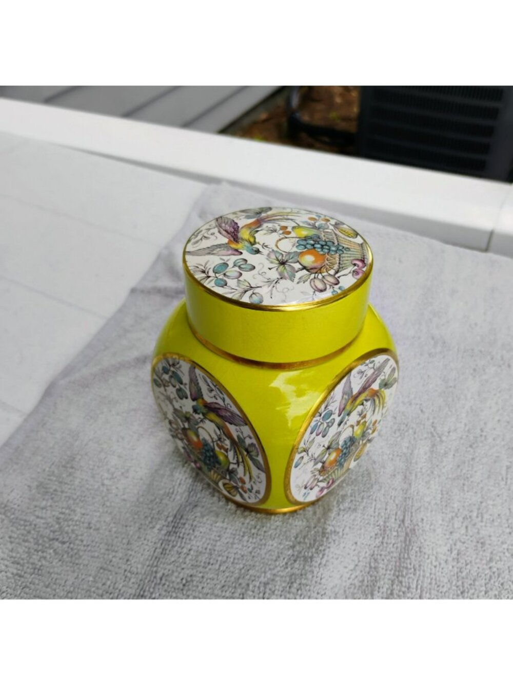 Carlton Ware Yellow Lidded Ginger Jar, Bird Fruit Design Made In England 5" - Picture 9 of 9